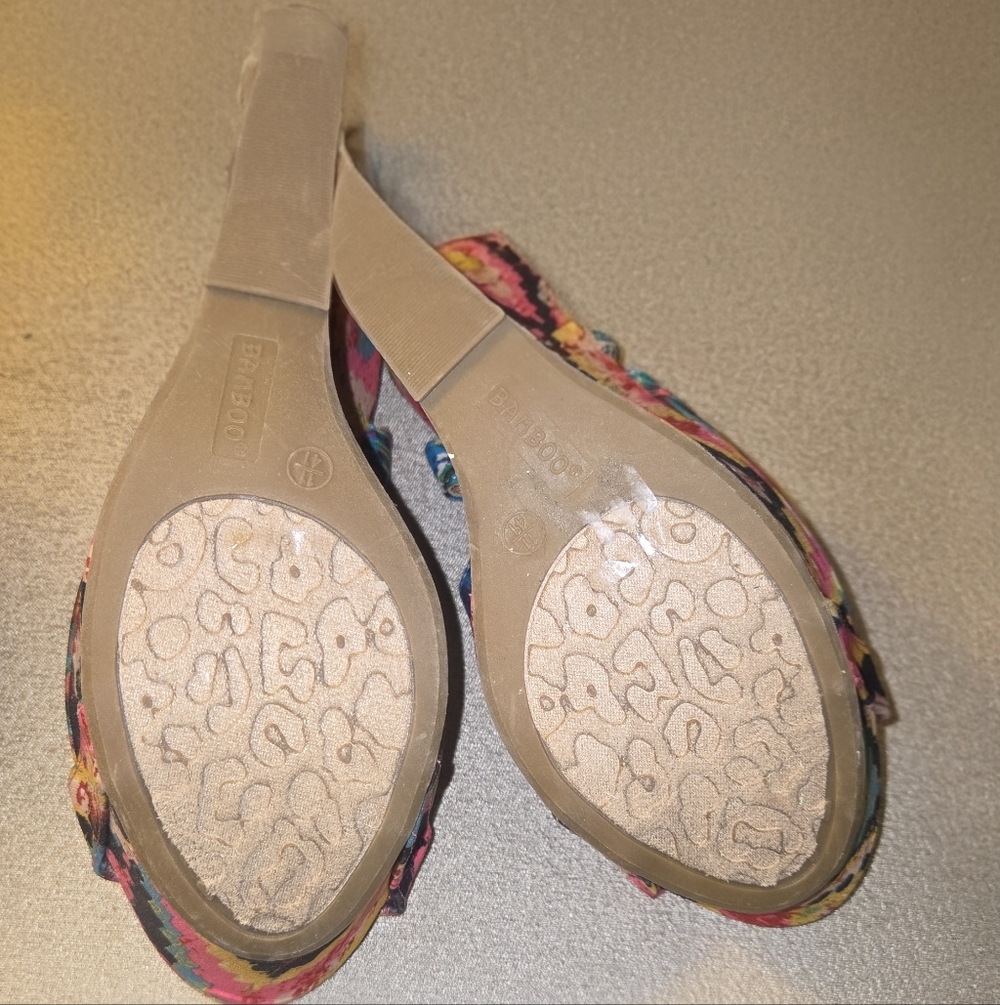 Colorful Women's Wedge Sandals - Picture 5 of 7